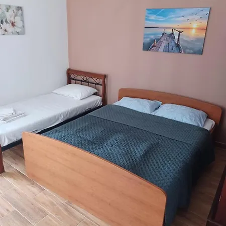 Makarska 德尔韦尼克