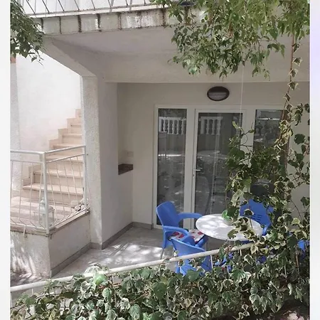 Makarska 公寓 德尔韦尼克